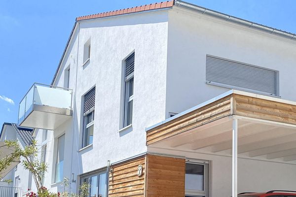 Individuelles Haus mit Charakter: helle, hochwertige Doppelhaushälfte in Bittenfeld, KfW 55