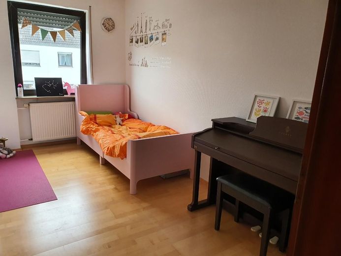 Schönes Haus mit vier Zimmern in Main-Taunus-Kreis, Hattersheim am Main – Kinder zimmer 1