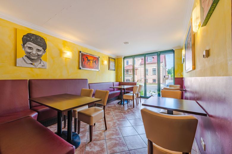 Charmantes Stadthaus mit etabliertem Restaurant in bester Lage von Gransee – Gastraum 1