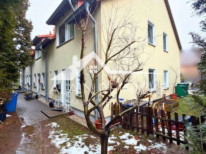 Casa adosada intermedia en Oberlichtenau – Foto 1