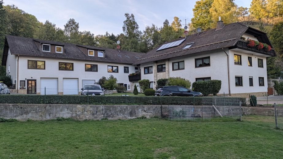 Investimento interessante: 5 unità abitative con potenziale di sviluppo vicino al lago Edersee – Meierweg 11 & 13