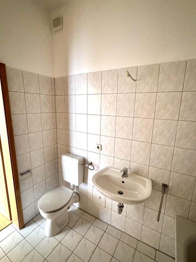 Luminoso appartamento di 2 locali con balcone e cucina attrezzata in posizione tranquilla – ideale per single – Badezimmer