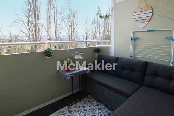 *BEZUGSFREI & MODERNISIERT* 3-Zi.-Wohnung mit Balkon und zwei Bädern im 1.OG