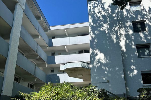 Komplett sanierte 2-ZKB-Erdgeschosswohnung mit großer Terrasse am Betzenberg