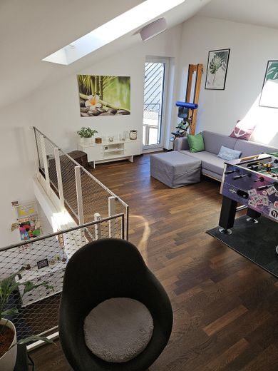 4. OG Galerie Blick in Wohnzim