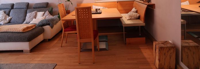 Hochwertig modernisierte 3,5-Zimmer-Eigentumswohnung mit Eichenparkett, Balkon und Garage – Essbereich