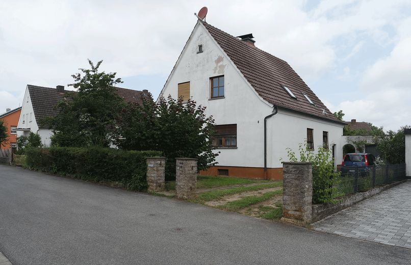 1 Straßenansicht. rechts