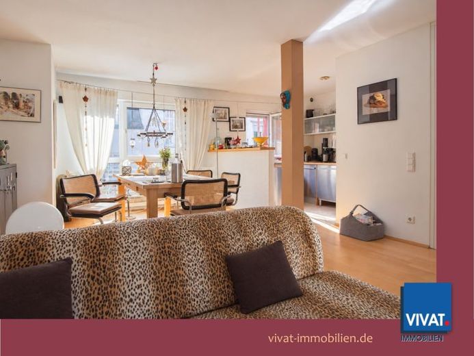 Sehr komfortable City-Wohnung in gesuchter Lage mit Balkon, Loggia, EBK & optionalem TG-Stellplatz. – Foto 1