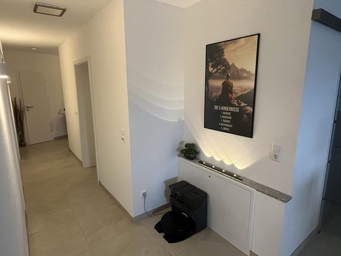 Exklusive 4-Zimmer-Gartenwohnung im Neubau mit großzügigem Garten, Einbauküche & E-Auto-Stellplatz – Foto 10