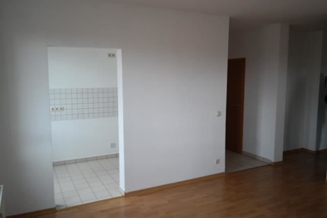 Gemütliche 2-Zimmer mit Laminat und Wannenbad mit Fenster in ruhiger Lage! – SAM_7733