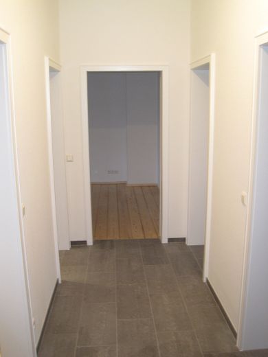 Hochwertig sanierte 3-Zimmer-Altbauwohnung (ca. 75 m²) in zentraler Lage der Weststadt! – Diele
