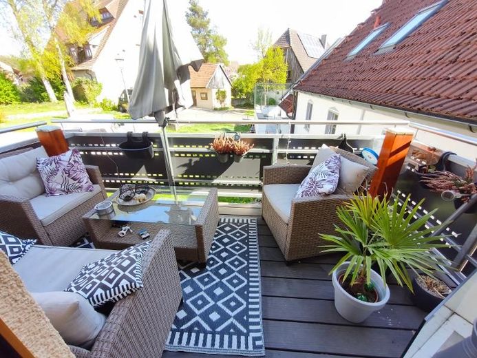 4 Zi. Wohnung in DG / Galerie mit Garten (auf Wunsch), Balkon und Garage in Höchstadt OT – Balkon