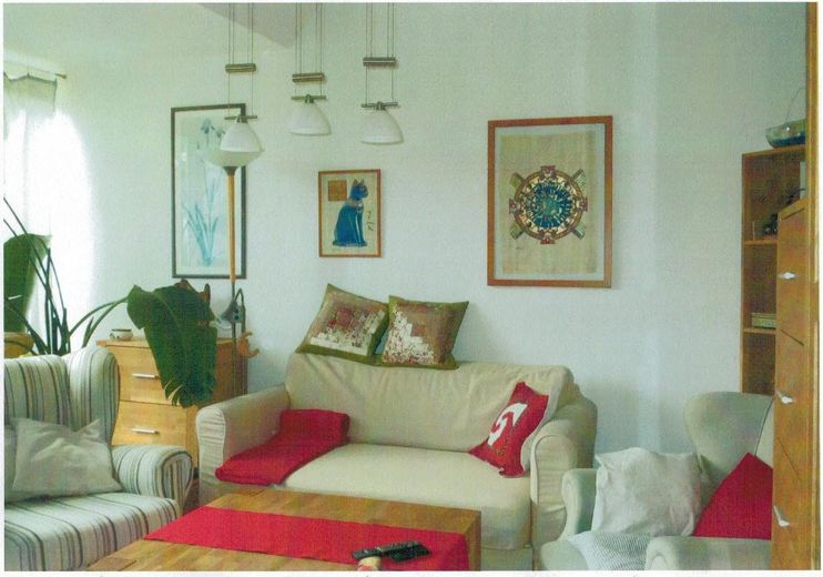 Schöne, helle 4-Zimmer Dachgeschosswohnung mit grossem Balkon im oberen Göttinger Ostviertel – Wohnzimmer