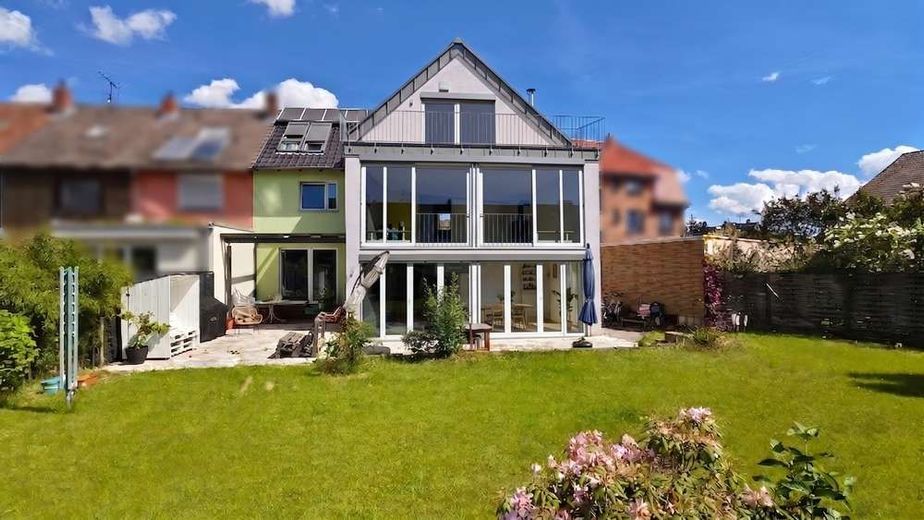 BS - Querum - Exklusives Doppelhausensemble mit moderner Architektur, hohem Wohnkomfort und Garten – Willkommen