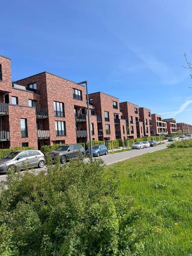 Exklusive neuwertige 3-Zimmer-Wohnung mit schönem Balkon von PRIVAT! – Torfstecherweg Vorderseite
