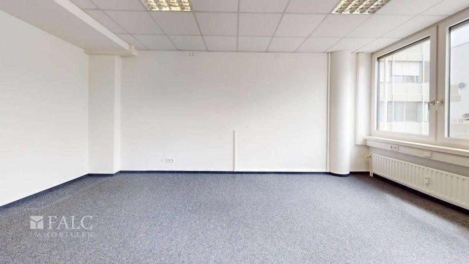 Modernisiertes Büro im 1.OG mit 10 TG-Stellplätzen / neben ADAC – Büro Beispiel