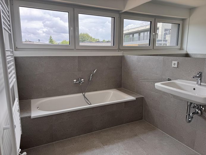 Neubau 3-Zimmer an der Westallee in Verl – Masterbad