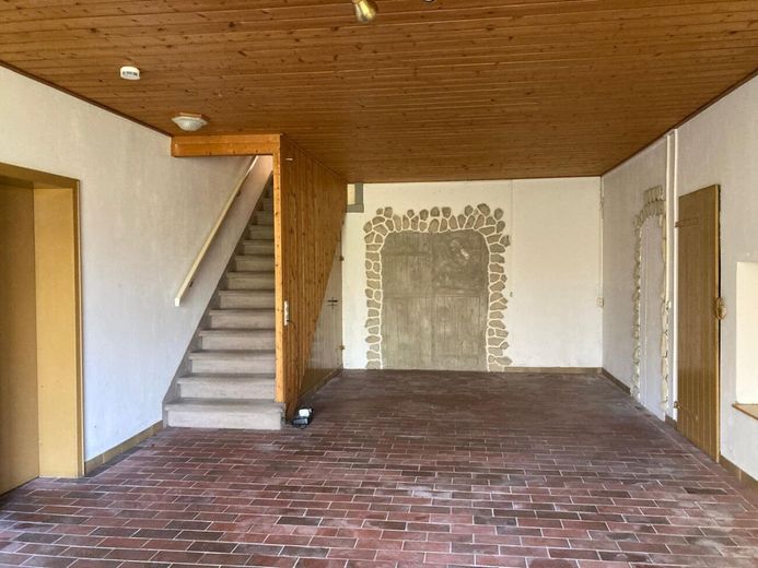 Großzügiger Resthof mit zwei Wohneinheiten, umfangreichen Nutzflächen und vielfältigem Entwicklungspotenzial – Hauseingang Nordseite DG