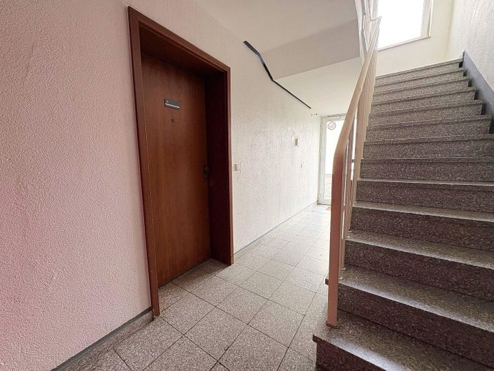 Gemütliche 2-Zimmer Wohnung zur Selbstnutzung oder Kapitalanlage | Provisionsfrei – Wohnungstür