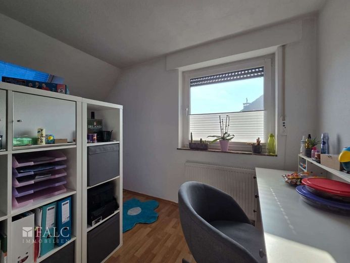 Ruheoase mit Weitblick: Lichtdurchflutetes Einfamilienhaus in Rheinnähe – Kinderzimmer 1