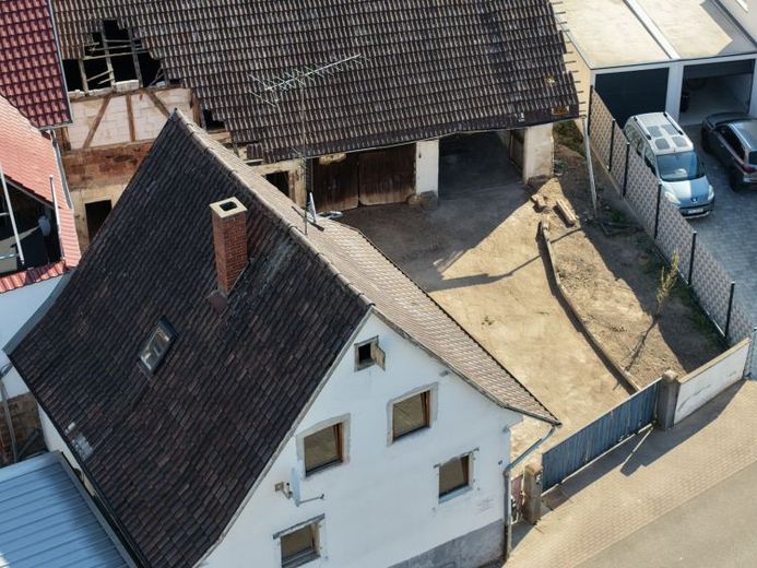 Ideales Sanierungsobjekt mit Nebengebäude auf ca. 437 m² Grundstück – Foto 1