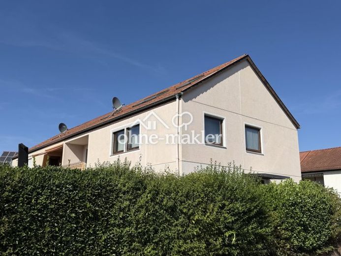 Casa bifamiliare in zona residenziale tranquilla – Foto 1