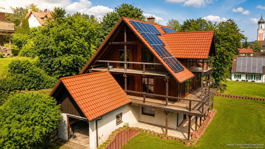 Fernblick statt Standard - Einfamilienhaus mit Potenzial in traumhafter Hanglage – Außenansicht_Hoch