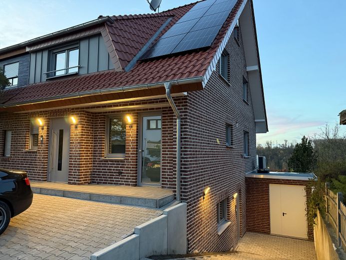 Erstbezug in Neubauwohnung 4 Zi. als Dopellhaushälfte – फोटो 1