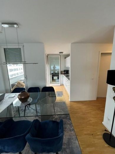 Helle, zentrale 2-Zimmer Wohnung – Essbereich/Küche