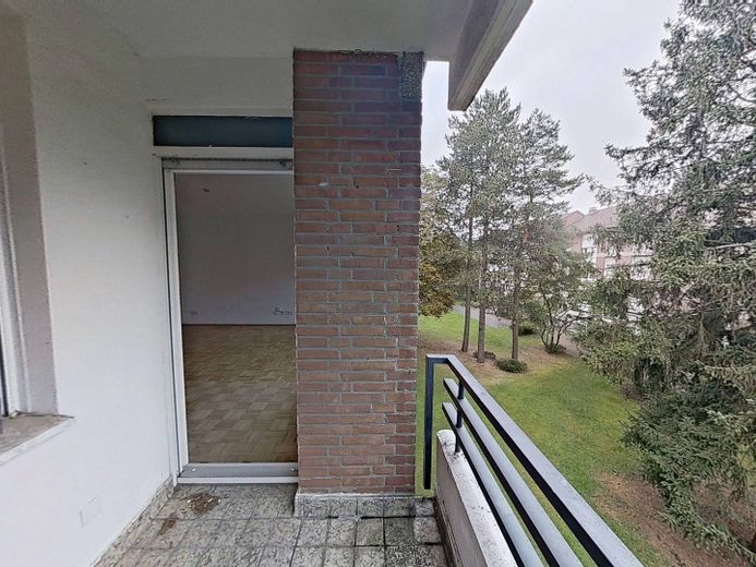 Luminoso bilocale ben distribuito con BALCONE e bagno con vasca a Bielefeld-Senne – Balkon