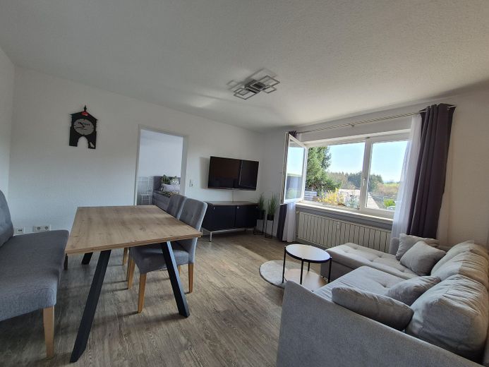 Außergewöhnliches Mehrfamilienhaus mit Aussicht und Ausblick – Wohnen UG