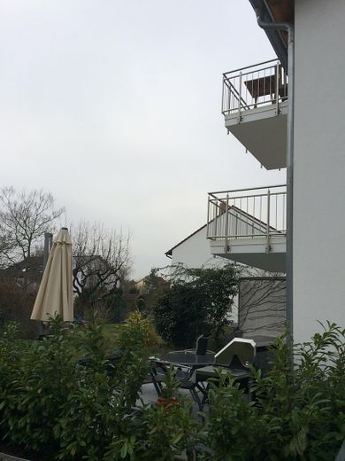 Maisonettenwohnung Limburgerhof mit Garage und unverbaubarem Ausblick – Seitenansicht Balkone