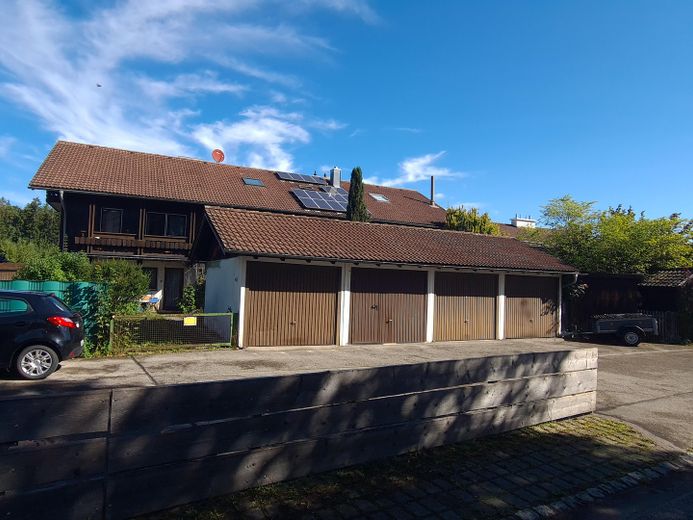 Zeer goed onderhouden, gemoderniseerde tussenwoning met tuin op het zuiden – Außenansicht
