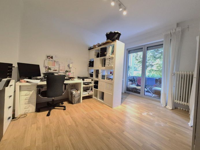 HOME-OFFICE