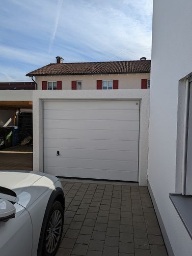 Einfamilienhaus nähe Saturnarena – Garage