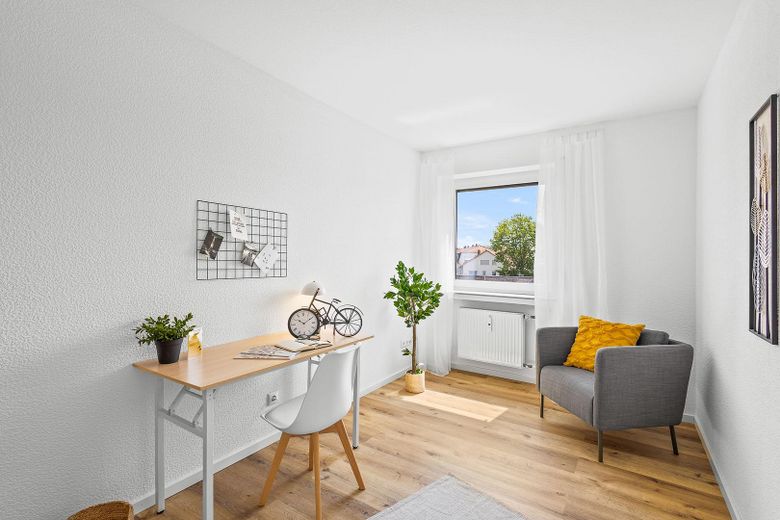 Sofort einziehen! Helle, 2026 modernisierte 3-Zimmer-Wohnung mit Südbalkon in Straubing – Büro