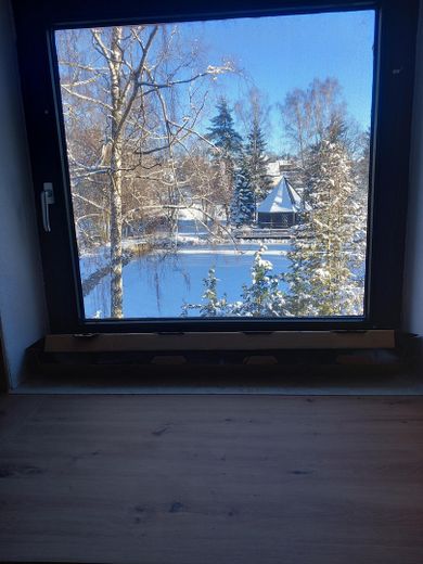 Ein Logenplatz im Grünen – großzügige 3-Zimmer-Wohnung – Küche Ausblick im Winter