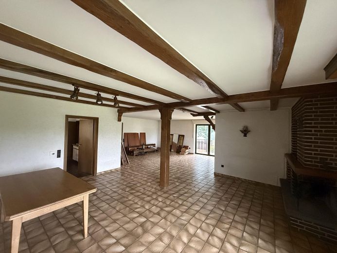 السكن في مزرعة مع إطلالة خلابة ومساحة واسعة وحديقة كبيرة – Wohnzimmer Blick Richtung Ost