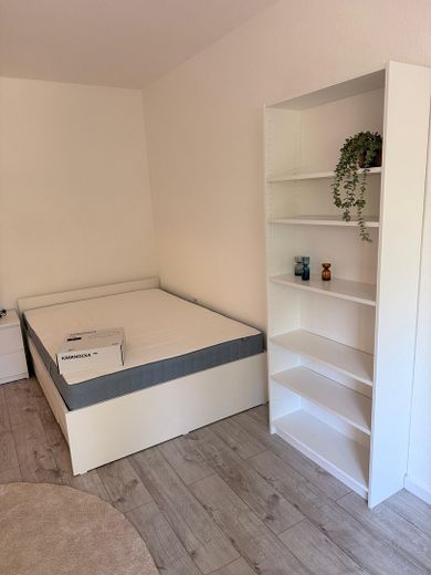 Erstbezug | Möbliertes WG-Zimmer in kernsanierter Wohnung – Düsseldorf Mörsenbroich – Foto 1