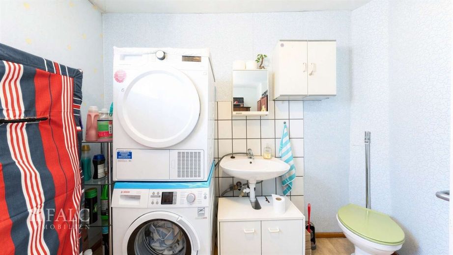 Zweifamilienhaus mit Sanierungspotential in Östringen – Waschraum OG