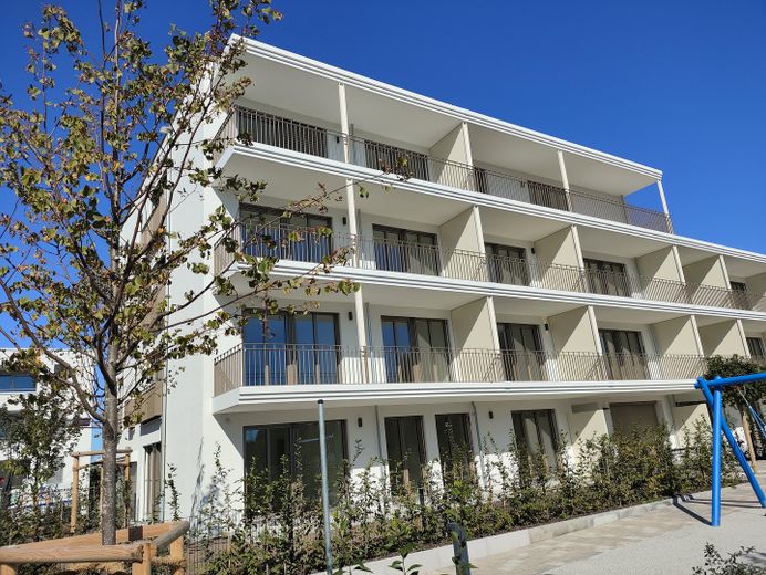 Prima occupazione: nuovo appartamento di 1 locale con cucina attrezzata, balcone esposto a sud e vista sul parco, vicino alla metropolitana e alla S-Bahn di Feldmoching – Foto 1