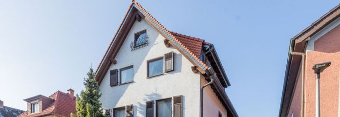 Due appartamenti di proprietà o 2 case *casa bifamiliare divisa secondo la legge sulla proprietà condominiale*