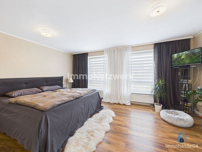 TOPLAGE***vollunterkellerte DHH mit Garage &amp; toller Wohnlage***NEU – Elternschlafzimmer