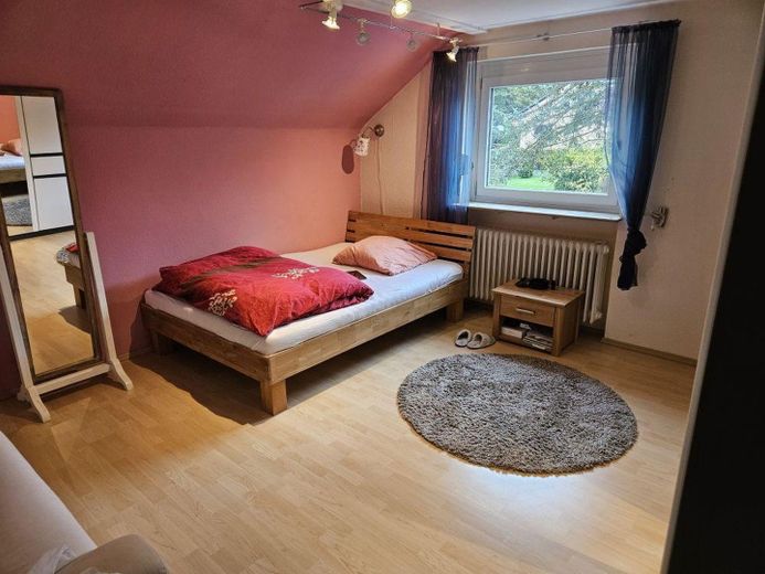 Schlafzimmer Kind OG