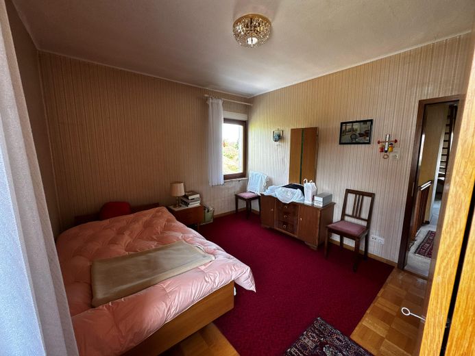 Ek yapılaşma imkânına sahip geniş arsada villa tarzı müstakil ev – Schlafzimmer / Büro 2