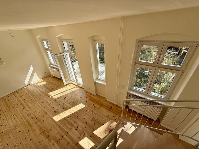 Sonnige Maisonette im Komponistenviertel – 2 Balkone, Südausrichtung & ruhige Lage im Grünen – Wohnküche von oben