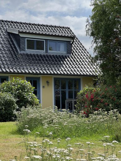 Ferieninvestment + Lebensperspektive + Land auf Rügen – Haus Bug