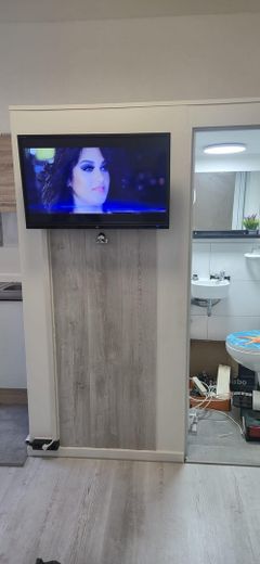 One Room Appartment with Toilette, Shower, Kitchen etc inside – Foto 2