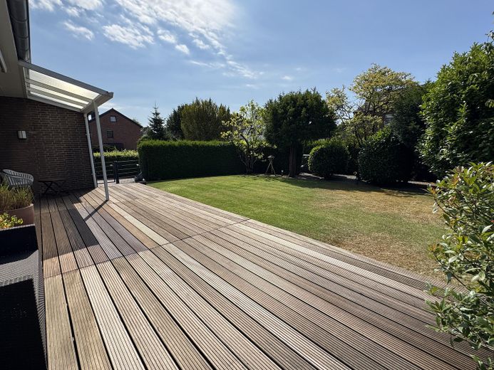 Vendita da privato - casa bifamiliare/casa multigenerazionale su terreno in diritto di superficie a Kaarst Mitte – Ansicht Terrasse Vordergarten