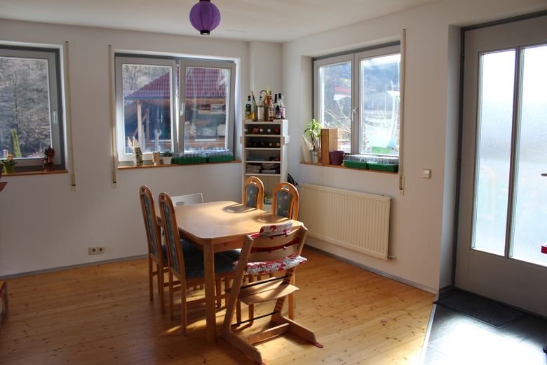Sonnige Wohnung mit Terasse und Laubengang (1.OG) – Küche / Essplatz